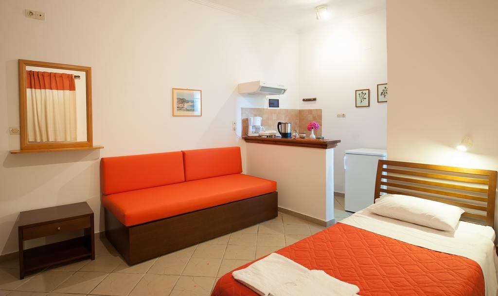 تسيليفي Zarkadis Beach Apartments الغرفة الصورة